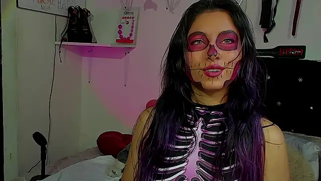 Snapshot of ValeryTatto chatting on 10/28/25, 01:14 ValeryTatto online show from 10/28/25, 01:14