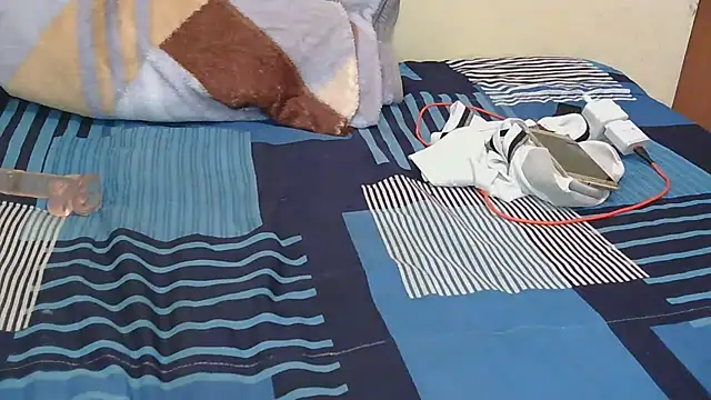 Snapshot of Pearl-Lissa chatting on 10/27/25, 06:06 Pearl-Lissa online show from 10/27/25, 06:06