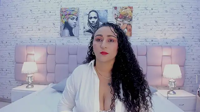 Snapshot of VaniaRose chatting on 10/08/25, 01:09 VaniaRose online show from 10/08/25, 01:09