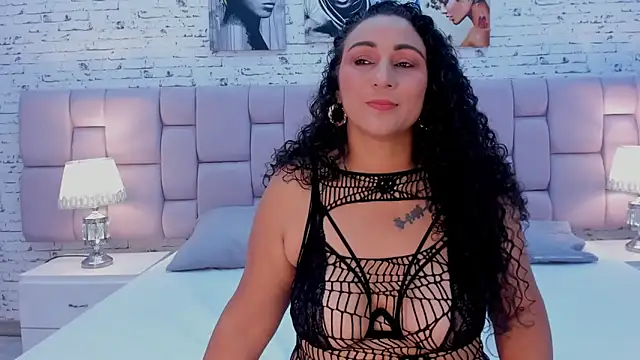 Snapshot of VaniaRose chatting on 10/17/25, 01:25 VaniaRose online show from 10/17/25, 01:25