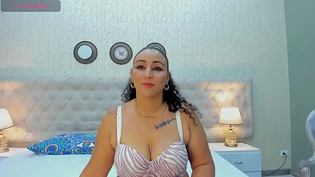 Snapshot of VaniaRose chatting on 10/27/25, 08:13 VaniaRose online show from 10/27/25, 08:13