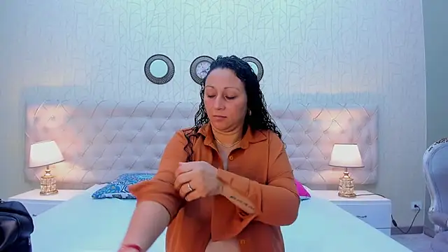 Snapshot of VaniaRose chatting on 11/13/25, 01:10 VaniaRose online show from 11/13/25, 01:10