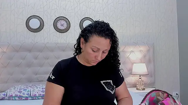 Snapshot of VaniaRose chatting on 12/02/25, 01:17 VaniaRose online show from 12/02/25, 01:17