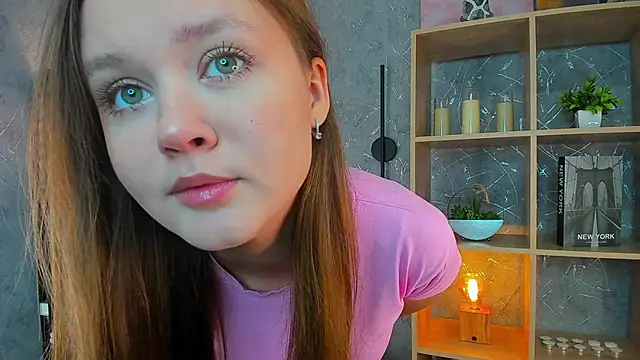 Snapshot of ElenoreReth chatting on 10/28/25, 01:31 ElenoreReth online show from 10/28/25, 01:31