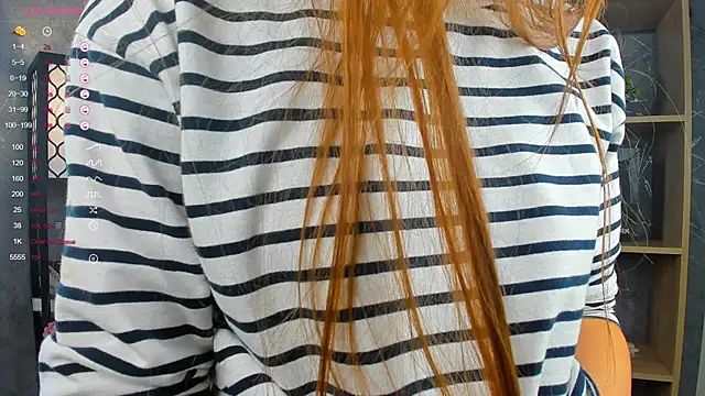 Snapshot of ElenoreReth chatting on 10/29/25, 01:19 ElenoreReth online show from 10/29/25, 01:19