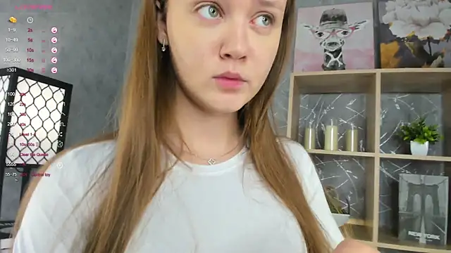 Snapshot of ElenoreReth chatting on 11/19/25, 02:11 ElenoreReth online show from 11/19/25, 02:11