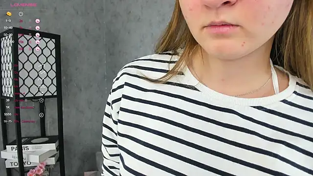 Snapshot of ElenoreReth chatting on 11/25/25, 01:38 ElenoreReth online show from 11/25/25, 01:38