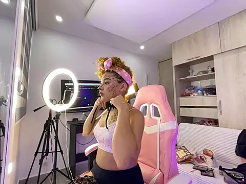 Gaby 002 online show from 10/31/25, 11:33