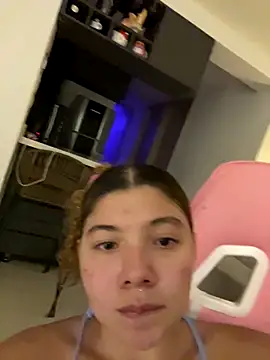 Snapshot of Gaby_002 chatting on 12/16/25, 05:01 Gaby 002 online show from 12/16/25, 05:01