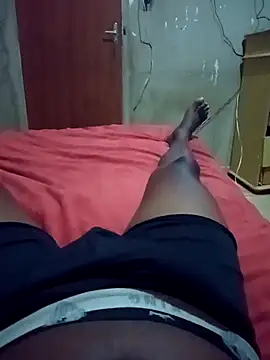 Snapshot of pauuuzudooo9 chatting on 10/02/25, 04:03 pauuuzudooo9 online show from 10/02/25, 04:03