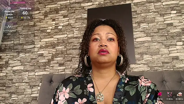 Snapshot of TaniaJhons chatting on 10/12/25, 03:00 TaniaJhons online show from 10/12/25, 03:00