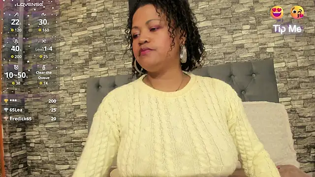 Snapshot of TaniaJhons chatting on 11/03/25, 08:10 TaniaJhons online show from 11/03/25, 08:10