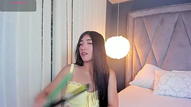 Snapshot of Mariana_Kalo chatting on 10/10/25, 10:58 Mariana Kalo online show from 10/10/25, 10:58