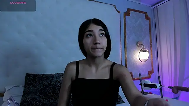 Snapshot of Mariana_Kalo chatting on 12/03/25, 10:57 Mariana Kalo online show from 12/03/25, 10:57