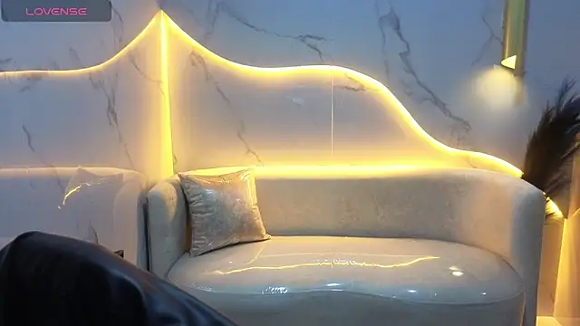 Snapshot of Skyler_Gracee_Tx chatting on 10/31/25, 01:12 Skyler Gracee Tx online show from 10/31/25, 01:12