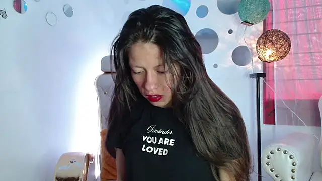 Snapshot of Nina_Roser chatting on 09/24/25, 12:41 Nina Roser online show from 09/24/25, 12:41