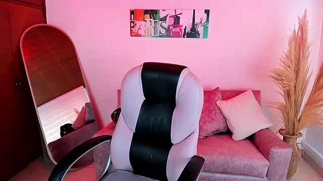 Snapshot of Antonela_vargas chatting on 11/21/25, 12:15 Antonela vargas online show from 11/21/25, 12:15