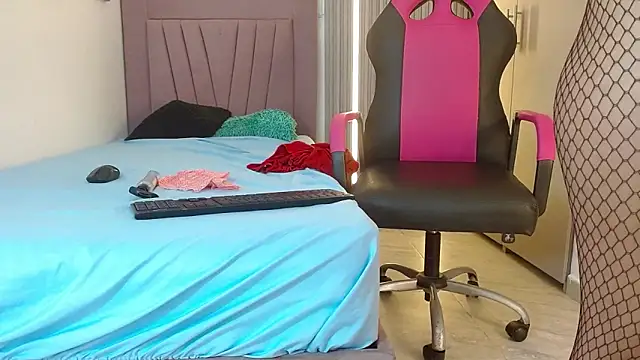 Snapshot of meli_peach1 chatting on 10/22/25, 07:35 meli peach1 online show from 10/22/25, 07:35