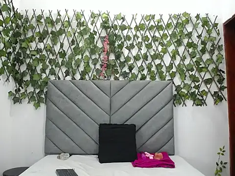 Snapshot of vlunaper chatting on 10/31/25, 02:56 vlunaper online show from 10/31/25, 02:56