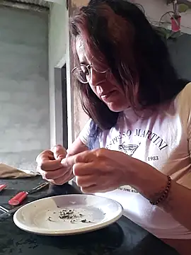 Snapshot of LatinaBeach chatting on 10/05/25, 10:57 LatinaBeach online show from 10/05/25, 10:57