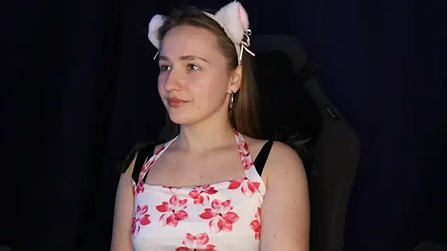 Snapshot of Keily8 chatting on 10/20/25, 07:58 Keily8 online show from 10/20/25, 07:58