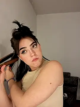 Snapshot of Zafira_ chatting on 11/18/25, 04:44 Zafira online show from 11/18/25, 04:44