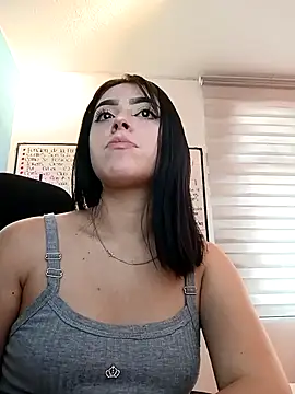 Snapshot of Zafira_ chatting on 11/21/25, 05:44 Zafira online show from 11/21/25, 05:44