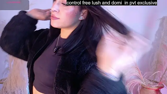 Snapshot of Zafira_ chatting on 11/24/25, 06:18 Zafira online show from 11/24/25, 06:18