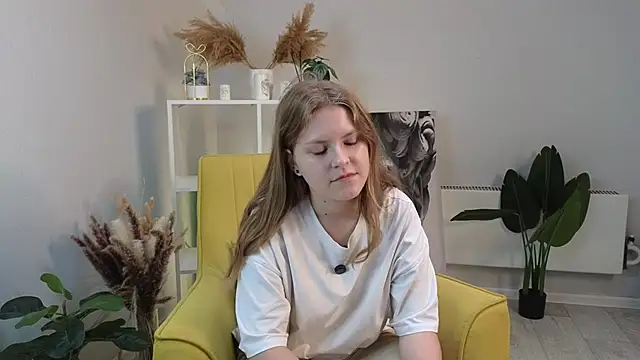 Snapshot of EarleanMottai chatting on 09/25/25, 09:13 EarleanMottai online show from 09/25/25, 09:13