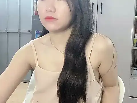Snapshot of Ara4865 chatting on 10/10/25, 04:28 Ara4865 online show from 10/10/25, 04:28