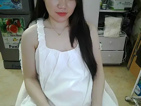 Snapshot of Ara4865 chatting on 10/23/25, 05:33 Ara4865 online show from 10/23/25, 05:33