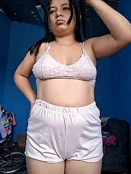 Snapshot of hot-mom22 chatting on 09/25/25, 12:20 hot-mom22 online show from 09/25/25, 12:20