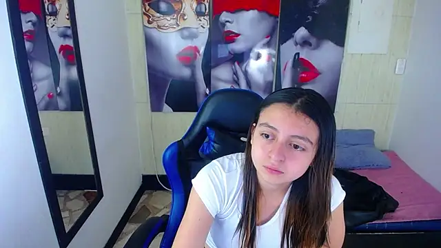 Snapshot of lala_clark chatting on 11/15/25, 12:45 lala clark online show from 11/15/25, 12:45