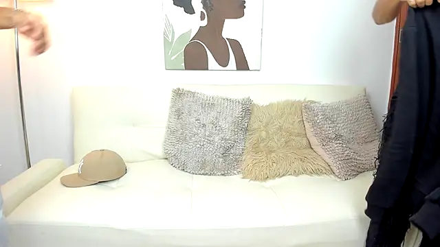 Snapshot of Tinygiirls chatting on 09/27/25, 12:59 Tinygiirls online show from 09/27/25, 12:59