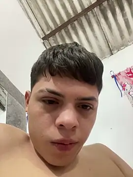 Snapshot of DannaGlamShow chatting on 10/17/25, 04:26 DannaGlamShow online show from 10/17/25, 04:26