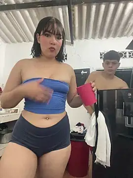 Snapshot of DannaGlamShow chatting on 10/26/25, 10:58 DannaGlamShow online show from 10/26/25, 10:58