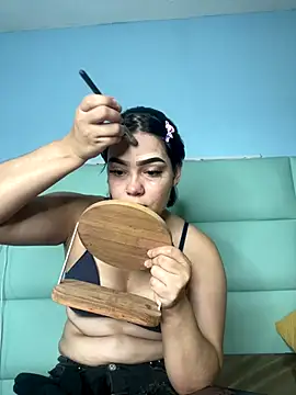 Snapshot of DannaGlamShow chatting on 10/31/25, 12:39 DannaGlamShow online show from 10/31/25, 12:39