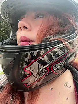 Snapshot of Quimexis chatting on 10/15/25, 05:02 Quimexis online show from 10/15/25, 05:02