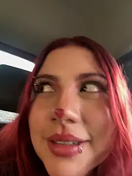 Snapshot of Quimexis chatting on 10/31/25, 09:49 Quimexis online show from 10/31/25, 09:49