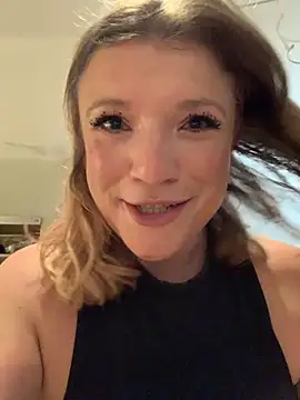 Snapshot of Seturselfonfire chatting on 10/11/25, 03:06 Seturselfonfire online show from 10/11/25, 03:06