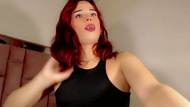 Snapshot of roxanawillts chatting on 12/01/25, 11:59 roxanawillts online show from 12/01/25, 11:59