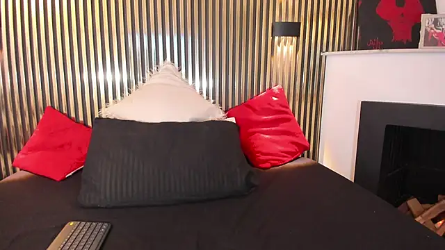 Snapshot of Lilith_Bonnet chatting on 10/11/25, 05:44 Lilith Bonnet online show from 10/11/25, 05:44