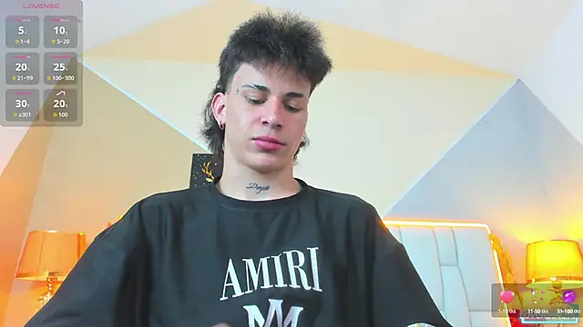 Snapshot of iammariano chatting on 09/25/25, 03:10 iammariano online show from 09/25/25, 03:10