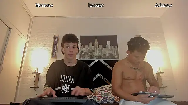 Snapshot of iammariano chatting on 10/11/25, 04:22 iammariano online show from 10/11/25, 04:22