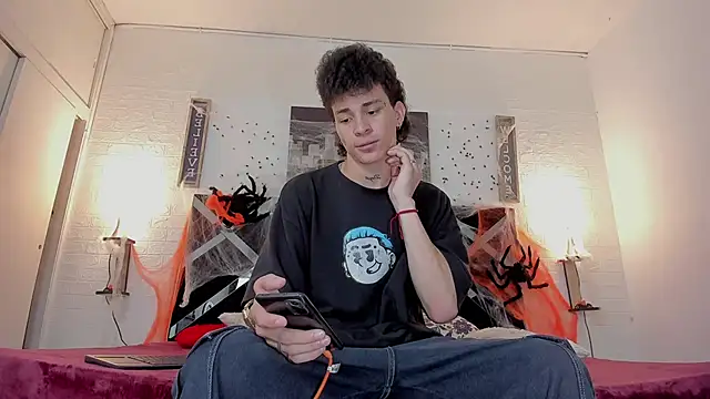 Snapshot of iammariano chatting on 11/02/25, 04:15 iammariano online show from 11/02/25, 04:15