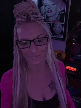 Snapshot of blondebarbiebae chatting on 10/01/25, 07:31 blondebarbiebae online show from 10/01/25, 07:31