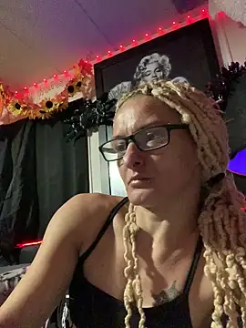 Snapshot of blondebarbiebae chatting on 11/06/25, 05:30 blondebarbiebae online show from 11/06/25, 05:30