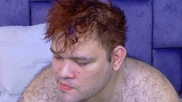 Snapshot of big_bearr chatting on 10/22/25, 01:28 big bearr online show from 10/22/25, 01:28