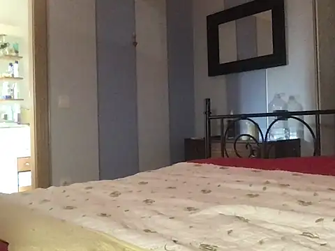 Snapshot of paula19800 chatting on 09/29/25, 08:08 paula19800 online show from 09/29/25, 08:08