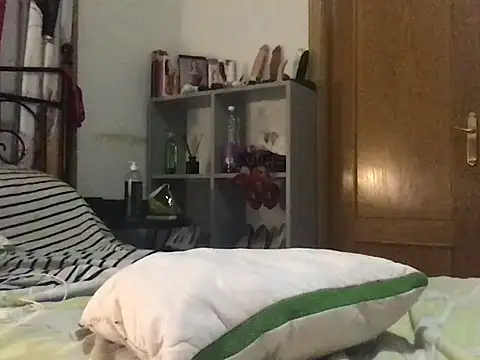 Snapshot of paula19800 chatting on 10/05/25, 12:14 paula19800 online show from 10/05/25, 12:14